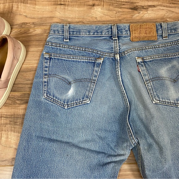 Vintage Levi's Cut‎ Off Jean Shorts Women's L Medium Wash - Picture 5 of 9